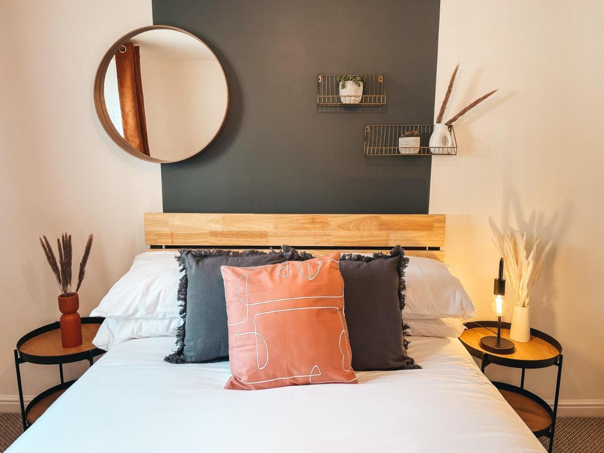 Hollybush Apartment, By Solace Stays Newport  Exteriér fotografie