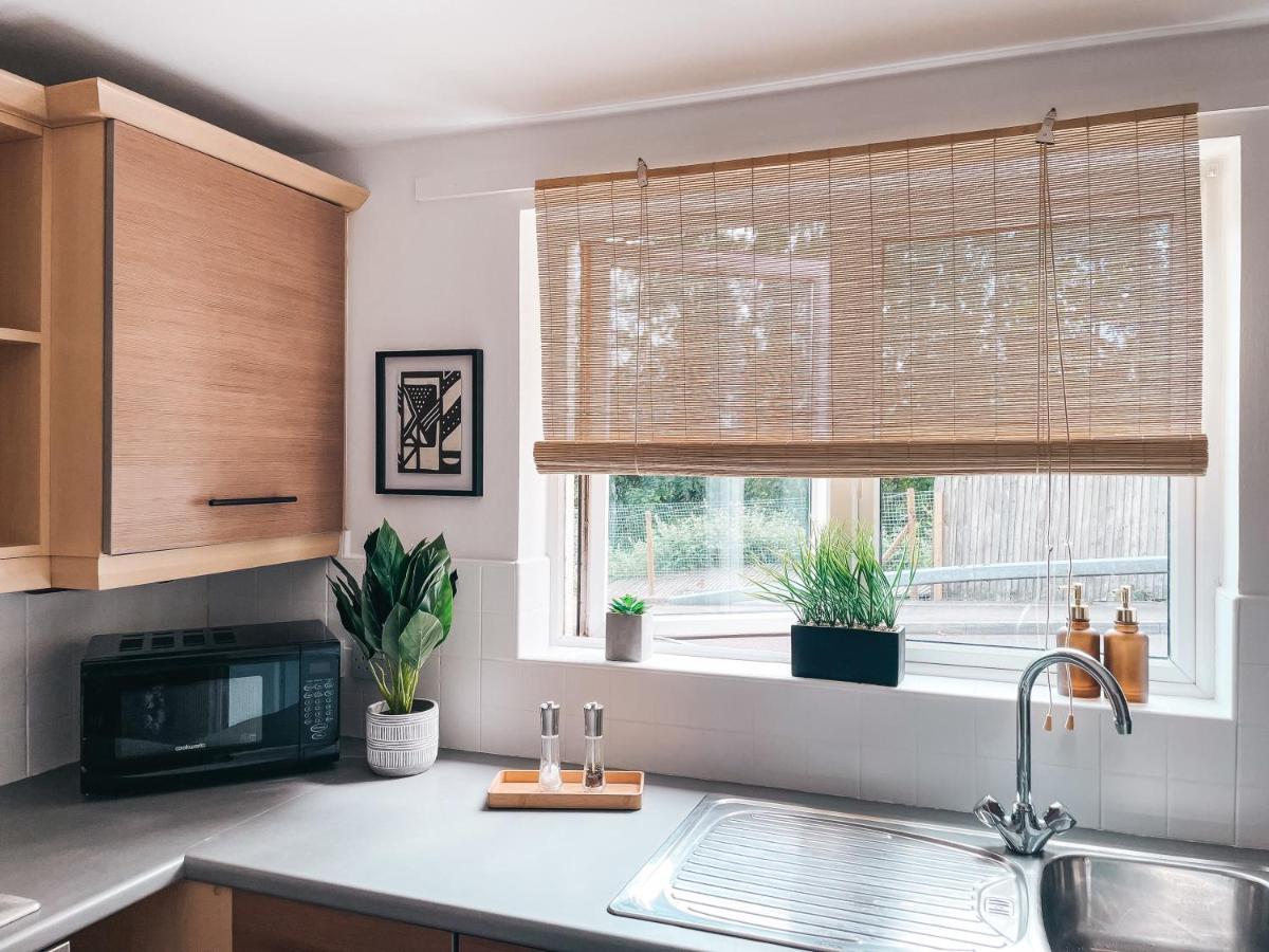 Hollybush Apartment, By Solace Stays Newport  Exteriér fotografie